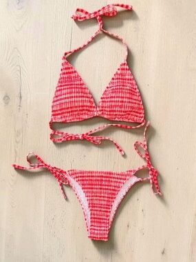 Red and White Y2K Patriotic Triangle Smocked Tie Bikini Set Size Medium